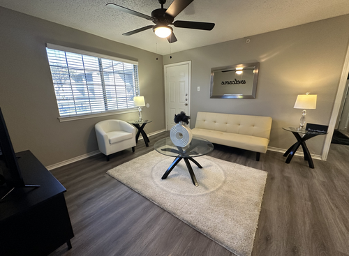 Elite: Beds - 1: Baths - 1: SqFt Range - 800 to 800