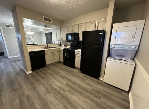 Elite: Beds - 1: Baths - 1: SqFt Range - 800 to 800