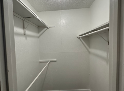 Contemporary: Beds - 2: Baths - 2: SqFt Range - 1078 to 1078