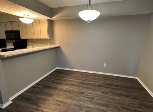 Contemporary: Beds - 2: Baths - 2: SqFt Range - 1078 to 1078