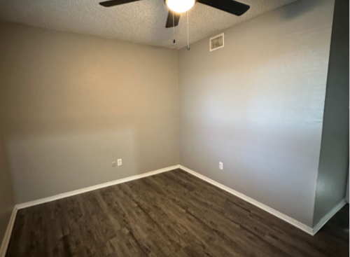 Contemporary: Beds - 2: Baths - 2: SqFt Range - 1078 to 1078