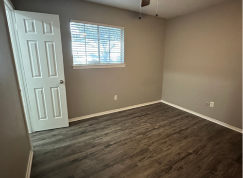 Contemporary: Beds - 2: Baths - 2: SqFt Range - 1078 to 1078