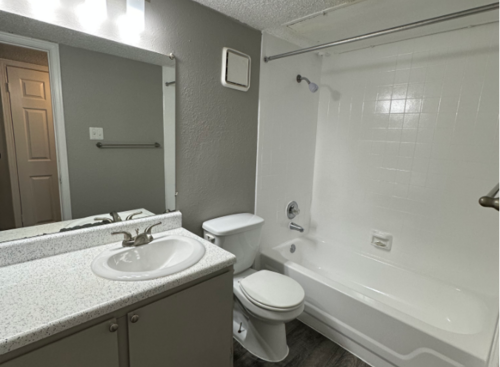 Contemporary: Beds - 2: Baths - 2: SqFt Range - 1078 to 1078