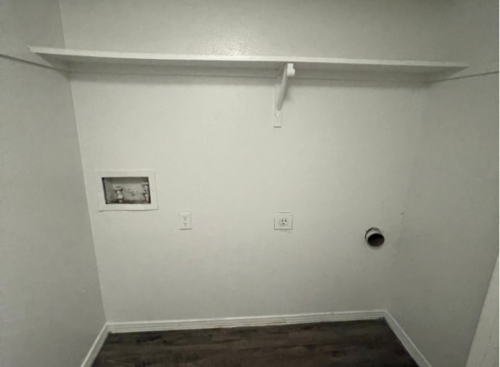 Luxury: Beds - 3: Baths - 2: SqFt Range - 1336 to 1336