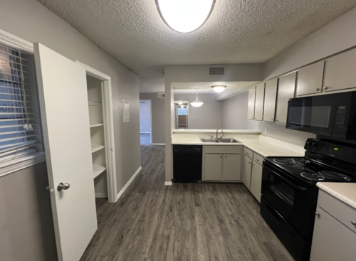 Luxury: Beds - 3: Baths - 2: SqFt Range - 1336 to 1336