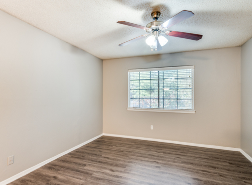 Spacious: Beds - 1: Baths - 1: SqFt Range - 1031 to 1031