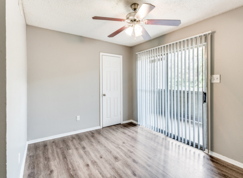 Spacious: Beds - 1: Baths - 1: SqFt Range - 1031 to 1031