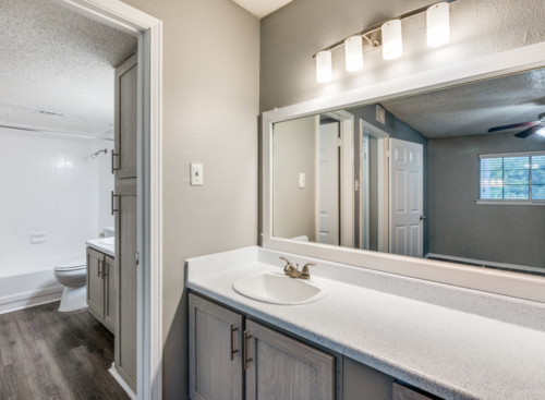 Spacious: Beds - 1: Baths - 1: SqFt Range - 1031 to 1031