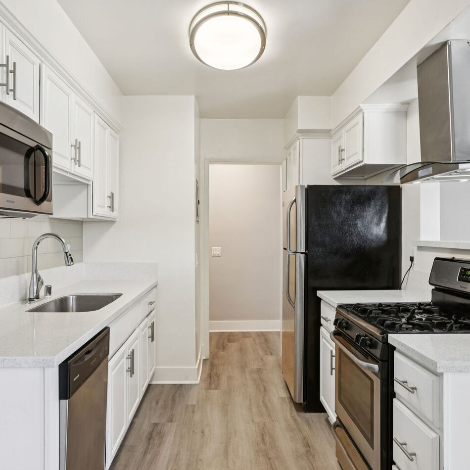 Apartments for Rent in Glendale, CA | Summit La Crescenta - Home