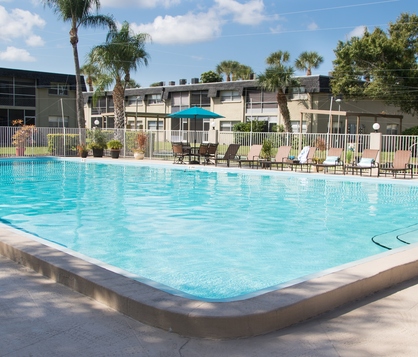 Amenities include, Fintess Membership, Internet, Furnished Rentals, Social Activities, on site laundry
