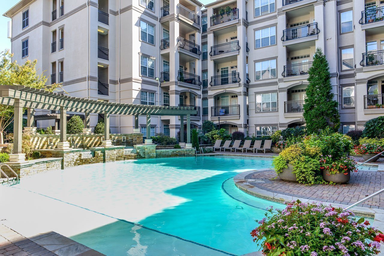 Avana Uptown Pool