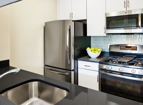 1 Bedroom G, H: Beds - 1: Baths - 1: SqFt Range - 592 to 593