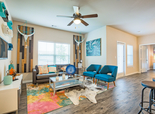 St Lucia: Beds - 2: Baths - 1: SqFt Range - 456 to 456