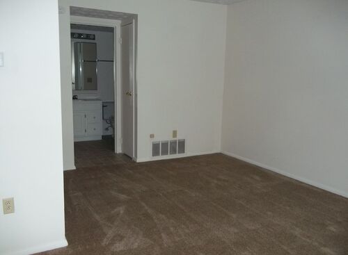 Studio: Beds - Studio: Baths - 1: SqFt Range - 460 to 460