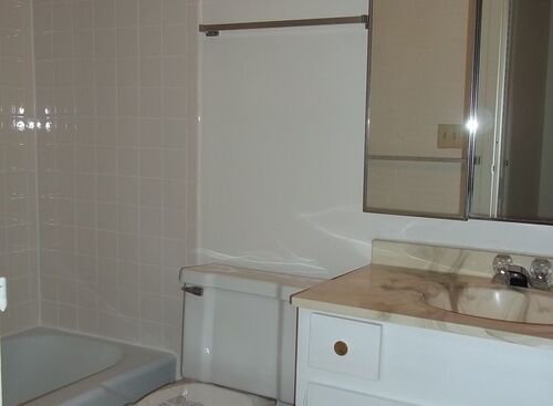 Studio Deluxe: Beds - Studio: Baths - 1: SqFt Range - 570 to 570