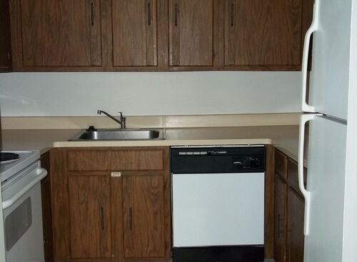 Studio Deluxe: Beds - Studio: Baths - 1: SqFt Range - 570 to 570