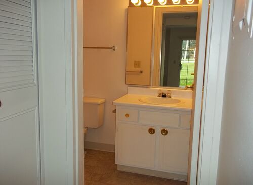 One Bedroom w/laundry: Beds - 1: Baths - 1: SqFt Range - 650 to 650