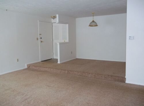 One Bedroom Deluxe: Beds - 1: Baths - 1: SqFt Range - 800 to 800