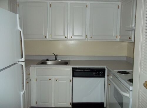 One Bedroom Deluxe: Beds - 1: Baths - 1: SqFt Range - 800 to 800