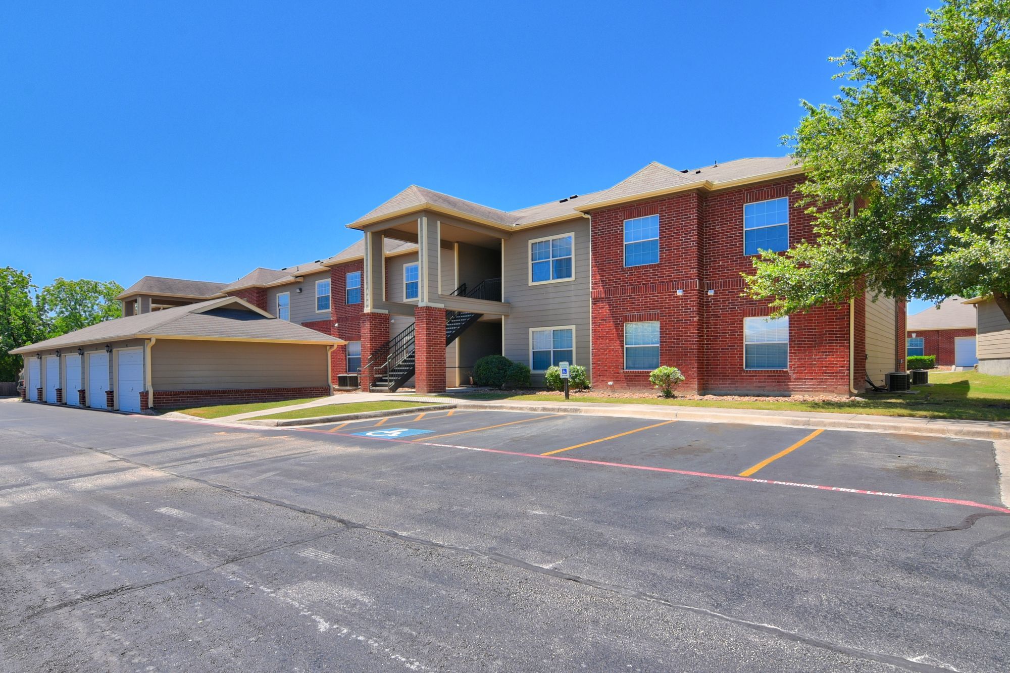 Braunfels Place Image 43