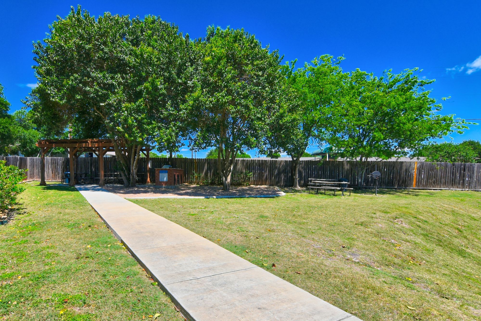Braunfels Place Image 39