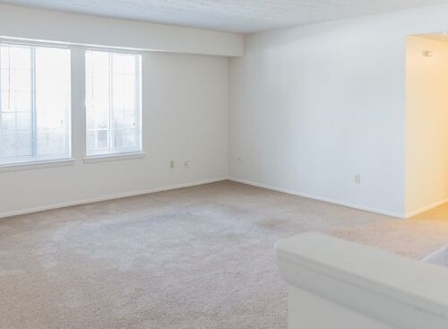 One Bedroom: Beds - 1: Baths - 1: SqFt Range - 700 to 700