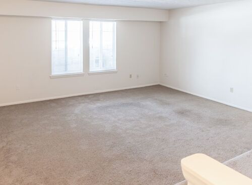 One Bedroom: Beds - 1: Baths - 1: SqFt Range - 700 to 700