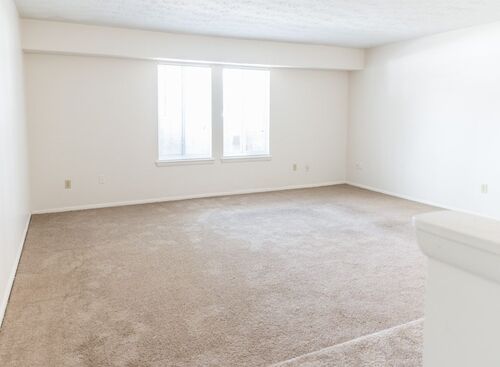 One Bedroom: Beds - 1: Baths - 1: SqFt Range - 700 to 700