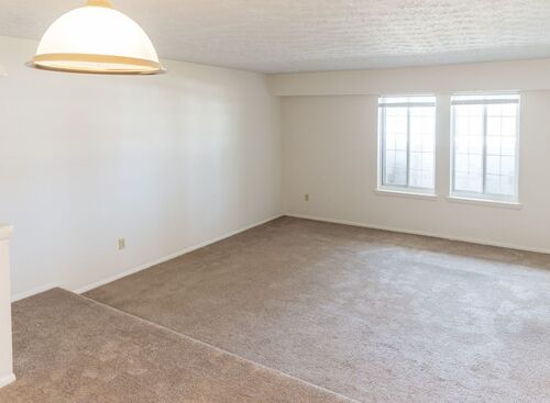 One Bedroom: Beds - 1: Baths - 1: SqFt Range - 700 to 700