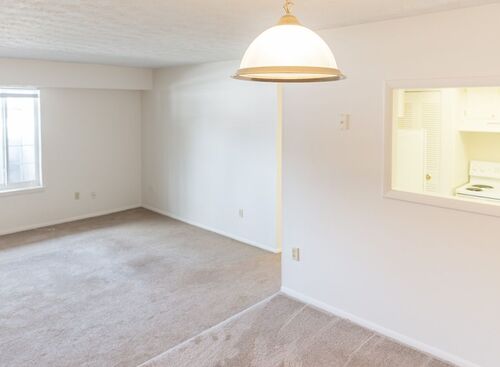 One Bedroom: Beds - 1: Baths - 1: SqFt Range - 700 to 700