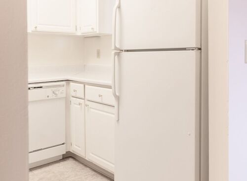 One Bedroom: Beds - 1: Baths - 1: SqFt Range - 700 to 700