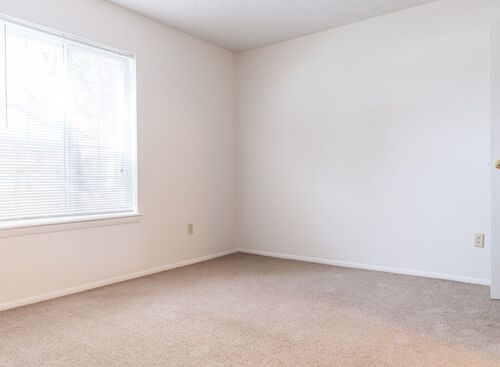 One Bedroom: Beds - 1: Baths - 1: SqFt Range - 700 to 700