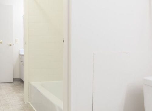 Two Bedroom Deluxe: Beds - 2: Baths - 1.5: SqFt Range - 1015 to 1075