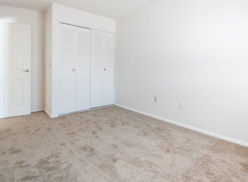 Two Bedroom Deluxe: Beds - 2: Baths - 1.5: SqFt Range - 1015 to 1075