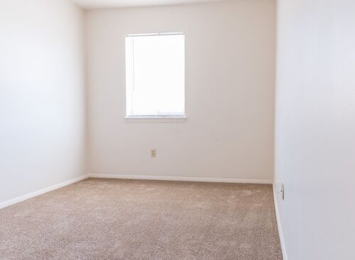 Two Bedroom Deluxe: Beds - 2: Baths - 1.5: SqFt Range - 1015 to 1075