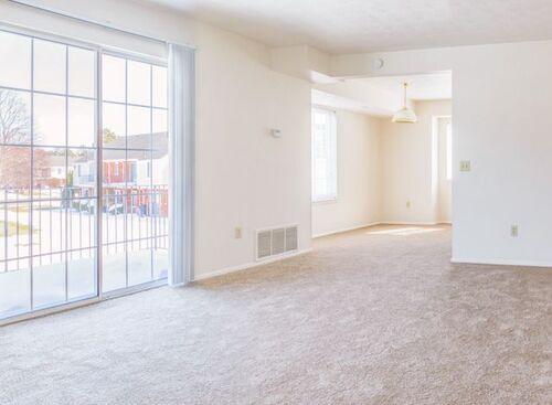 Two Bedroom Deluxe: Beds - 2: Baths - 1.5: SqFt Range - 1015 to 1075