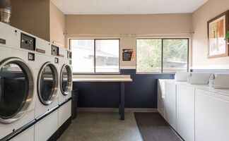 Country Club Apartments