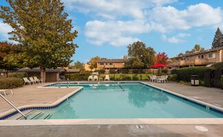 Country Club Apartments