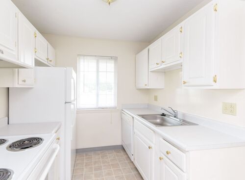 Two Bedroom w/laundry: Beds - 2: Baths - 1: SqFt Range - 860 to 860