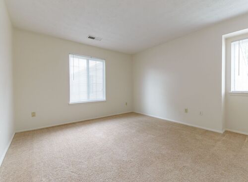 Two Bedroom w/laundry: Beds - 2: Baths - 1: SqFt Range - 860 to 860