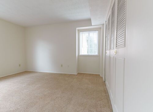 Two Bedroom w/laundry: Beds - 2: Baths - 1: SqFt Range - 860 to 860