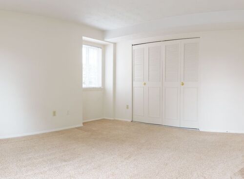 Two Bedroom w/laundry: Beds - 2: Baths - 1: SqFt Range - 860 to 860