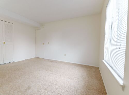 Two Bedroom w/laundry: Beds - 2: Baths - 1: SqFt Range - 860 to 860