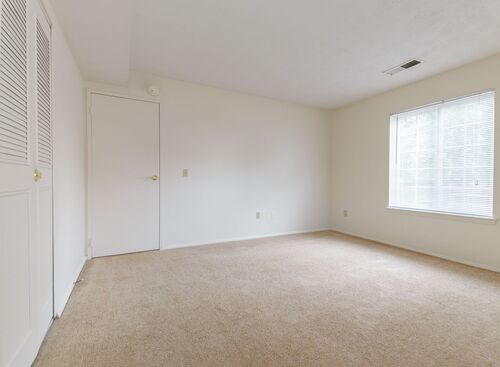 Two Bedroom w/laundry: Beds - 2: Baths - 1: SqFt Range - 860 to 860