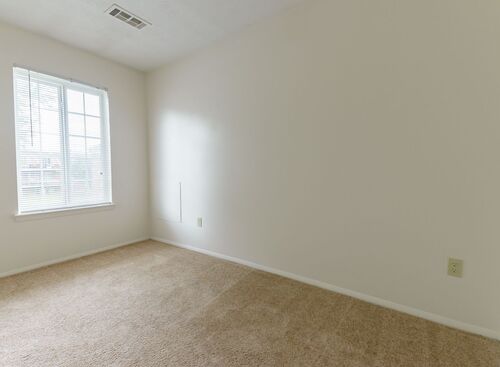 Two Bedroom w/laundry: Beds - 2: Baths - 1: SqFt Range - 860 to 860