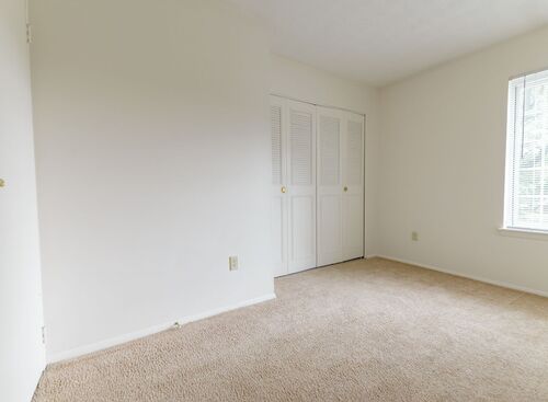 Two Bedroom w/laundry: Beds - 2: Baths - 1: SqFt Range - 860 to 860