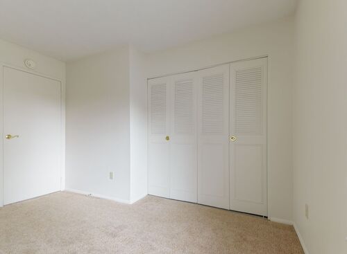 Two Bedroom w/laundry: Beds - 2: Baths - 1: SqFt Range - 860 to 860