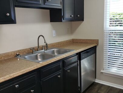 Townhome: Beds - 2: Baths - 1.5: SqFt Range - 1100 to 1100