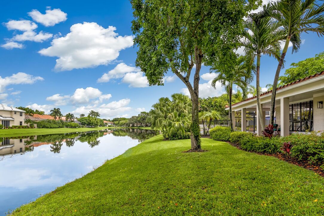 Mizner Court