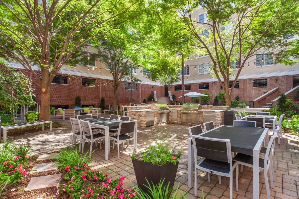 Courtyard at Jefferson Image 31